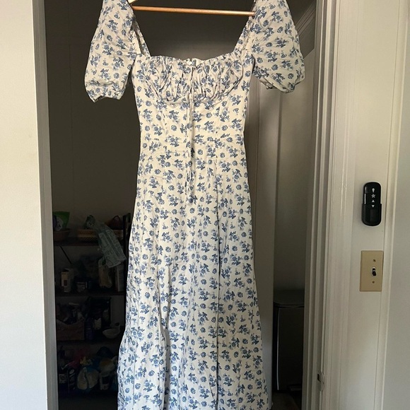 House of CB ‘Tallulah’ Blue and White Floral Cotton Blend Puff Sleeve Midi Dress - Picture 3 of 8